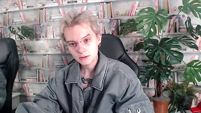 Snapshot of DemianEnglen chatting on 03.18.25 DemianEnglen online show from 03.18.25