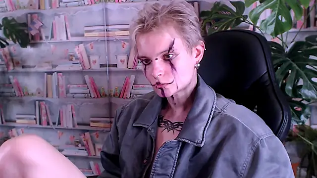 Snapshot of DemianEnglen chatting on 03.20.25 DemianEnglen online show from 03.20.25