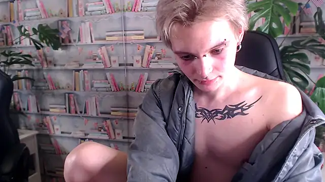 Snapshot of DemianEnglen chatting on 03.20.25 DemianEnglen online show from 03.20.25