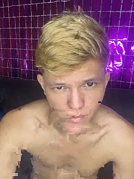 izan 20 online show from 02.14.25