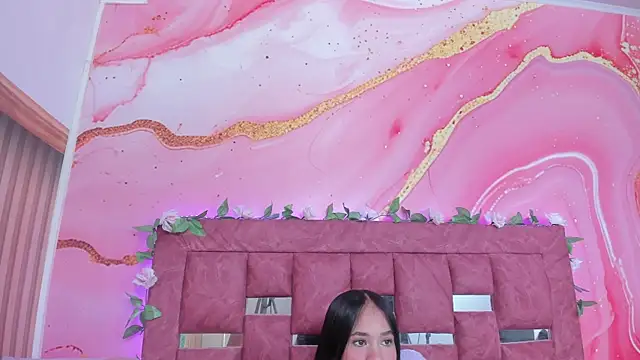 scarlett  evans  online show from 10.27.25