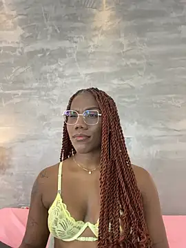 Snapshot of Alaia_Colins chatting on 07.17.26 Alaia Colins online show from 07.17.26