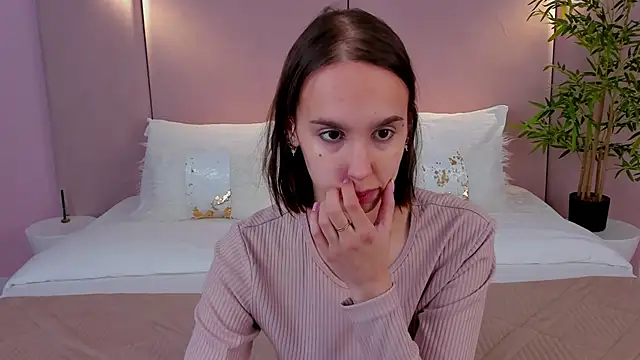 SandraTucker online show from 02.06.26