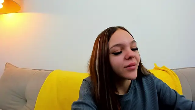 Daisy Abby online show from 02.04.25