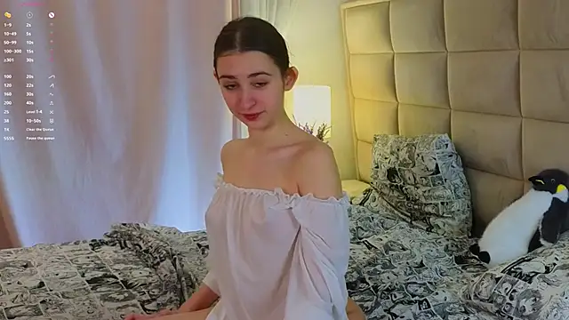 Snapshot of LynetHickory chatting on 03.04.25 LynetHickory online show from 03.04.25