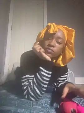 Snapshot of Meerawantsyou chatting on 02.08.25 Meerawantsyou online show from 02.08.25