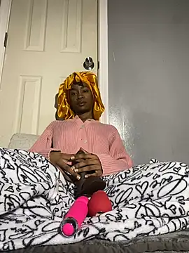 Snapshot of Meerawantsyou chatting on 02.17.25 Meerawantsyou online show from 02.17.25