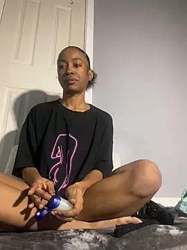 Snapshot of Meerawantsyou chatting on 02.20.25 Meerawantsyou online show from 02.20.25