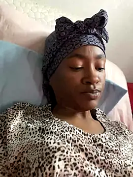 Snapshot of Meerawantsyou chatting on 11.03.25 Meerawantsyou online show from 11.03.25