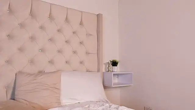 Snapshot of bella_bloomg chatting on 01.24.25 bella bloomg online show from 01.24.25