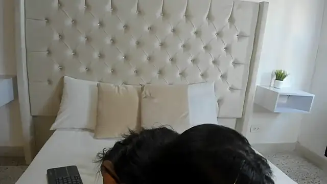 Snapshot of bella_bloomg chatting on 03.09.25 bella bloomg online show from 03.09.25