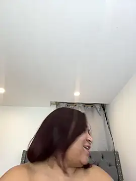 Snapshot of KarlaWild chatting on 03.19.25 KarlaWild online show from 03.19.25