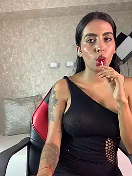 Snapshot of genesissara chatting on 05.15.26 genesissara online show from 05.15.26