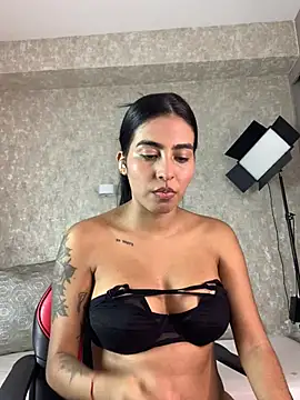 Snapshot of genesissara chatting on 05.17.26 genesissara online show from 05.17.26