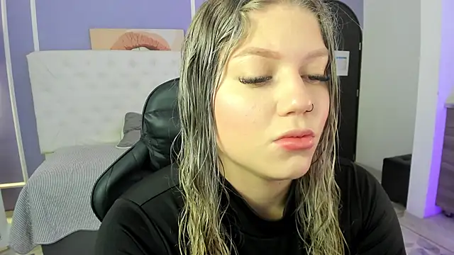 Snapshot of alaia_greyy chatting on 10.02.25 alaia greyy online show from 10.02.25