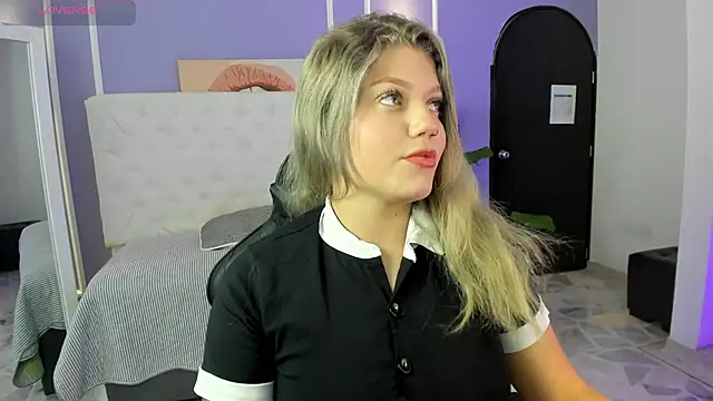 Snapshot of alaia_greyy chatting on 10.06.25 alaia greyy online show from 10.06.25