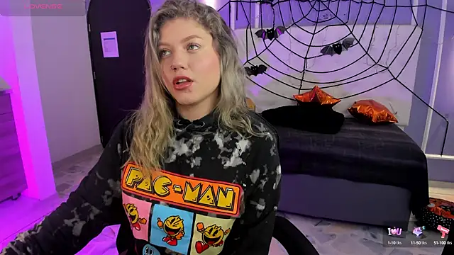 Snapshot of alaia_greyy chatting on 10.17.25 alaia greyy online show from 10.17.25