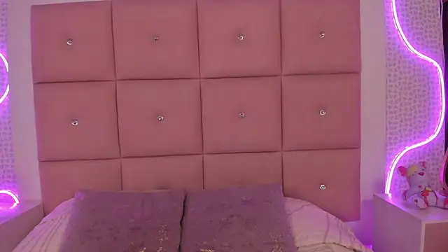 CAYLINCOLLINS online show from 02.10.26