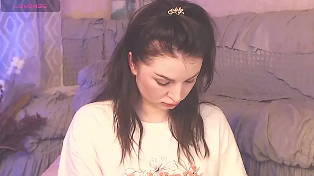 Snapshot of BritneyBarker chatting on 12.12.24 BritneyBarker online show from 12.12.24