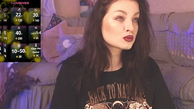 Snapshot of BritneyBarker chatting on 12.19.24 BritneyBarker online show from 12.19.24