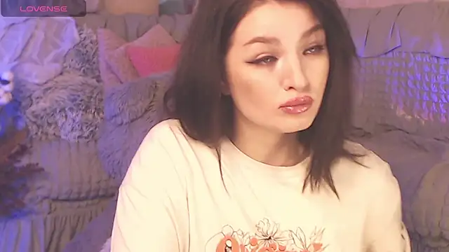 Snapshot of BritneyBarker chatting on 12.20.24 BritneyBarker online show from 12.20.24