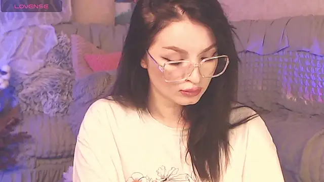 Snapshot of BritneyBarker chatting on 12.20.24 BritneyBarker online show from 12.20.24