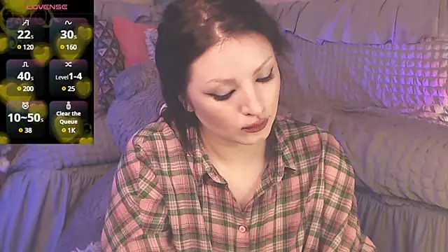 Snapshot of BritneyBarker chatting on 12.24.24 BritneyBarker online show from 12.24.24