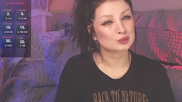 Snapshot of BritneyBarker chatting on 12.30.24 BritneyBarker online show from 12.30.24