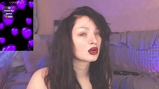 Snapshot of BritneyBarker chatting on 01.28.25 BritneyBarker online show from 01.28.25