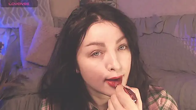 Snapshot of BritneyBarker chatting on 02.06.25 BritneyBarker online show from 02.06.25