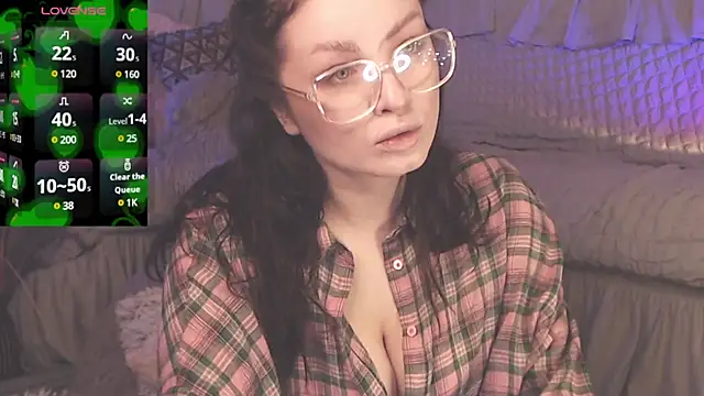 Snapshot of BritneyBarker chatting on 02.15.25 BritneyBarker online show from 02.15.25