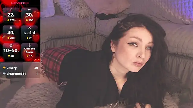 Snapshot of BritneyBarker chatting on 03.04.25 BritneyBarker online show from 03.04.25