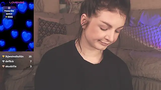 Snapshot of BritneyBarker chatting on 03.09.25 BritneyBarker online show from 03.09.25