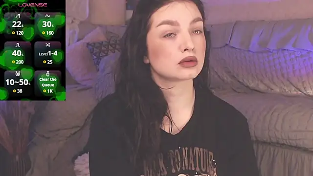Snapshot of BritneyBarker chatting on 03.10.25 BritneyBarker online show from 03.10.25