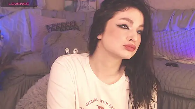 Snapshot of BritneyBarker chatting on 03.16.25 BritneyBarker online show from 03.16.25