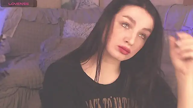 Snapshot of BritneyBarker chatting on 03.19.25 BritneyBarker online show from 03.19.25