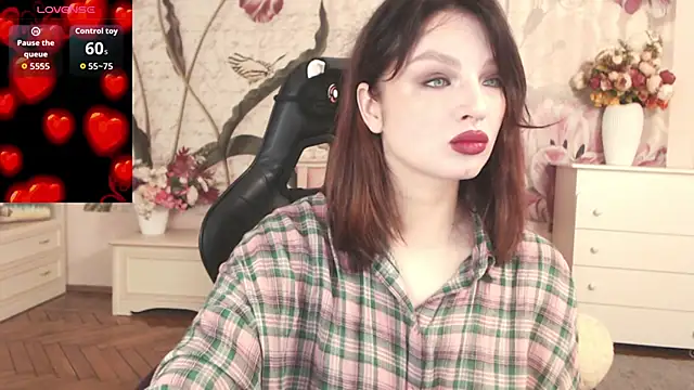 BritneyBarker online show from 10.28.25