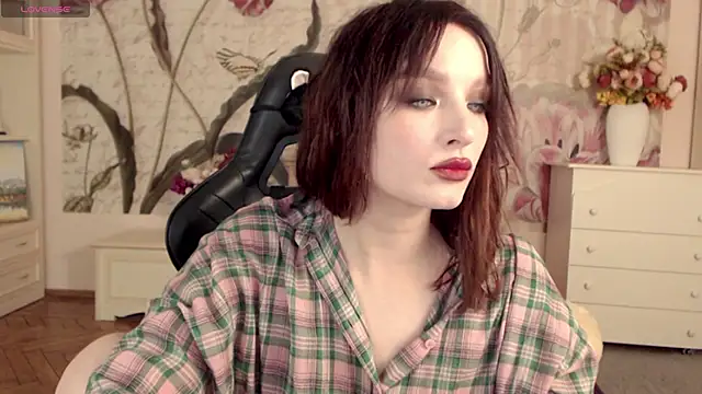 BritneyBarker online show from 11.18.25