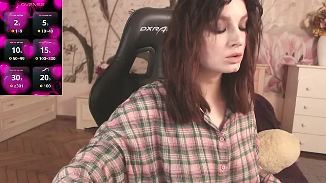 BritneyBarker online show from 11.29.25