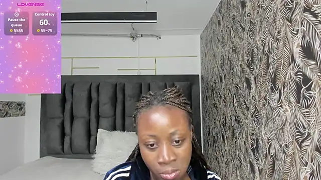 Sara Naugty online show from 09.17.25