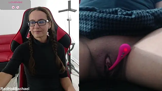 Snapshot of RedHotRachael chatting on 09.23.25 RedHotRachael online show from 09.23.25