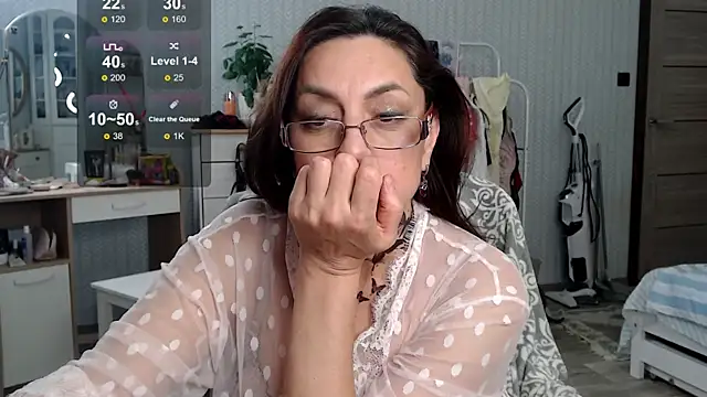 Soffya Soy online show from 11.30.25