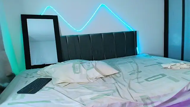 gisell363472 online show from 11.14.25