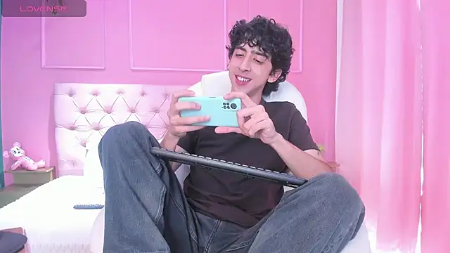 Alezzandro  online show from 01.23.25