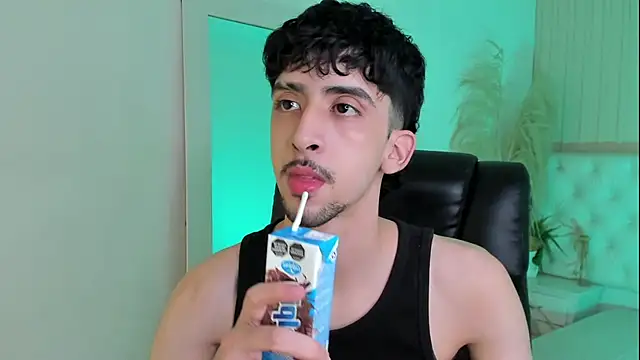 Alezzandro  online show from 09.25.25