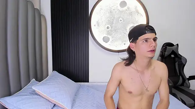 Snapshot of Martshall09 chatting on 10.15.25 Martshall09 online show from 10.15.25