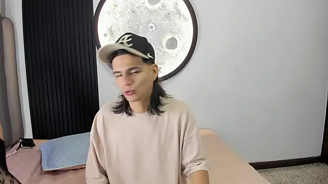 Snapshot of Martshall09 chatting on 10.20.25 Martshall09 online show from 10.20.25