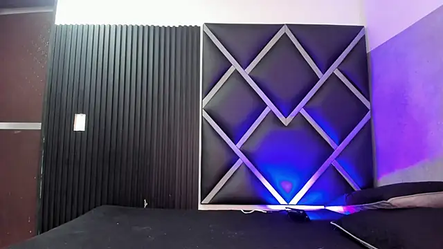 Snapshot of Martshall09 chatting on 10.27.25 Martshall09 online show from 10.27.25