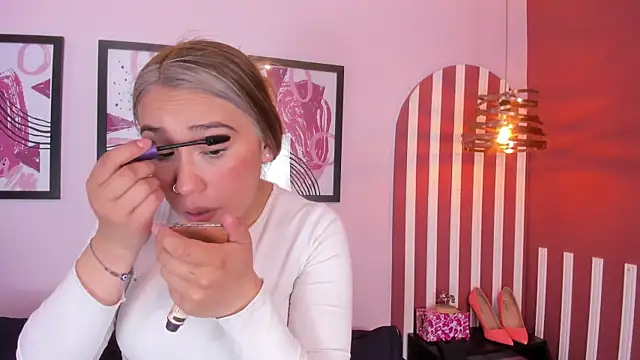 Lannajansen online show from 10.14.25