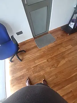 Snapshot of SlPussylick chatting on 11.10.25 SlPussylick online show from 11.10.25